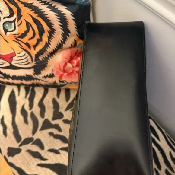 Gucci Black Patent Leather Shoulder Bag - Picture 7 of 10